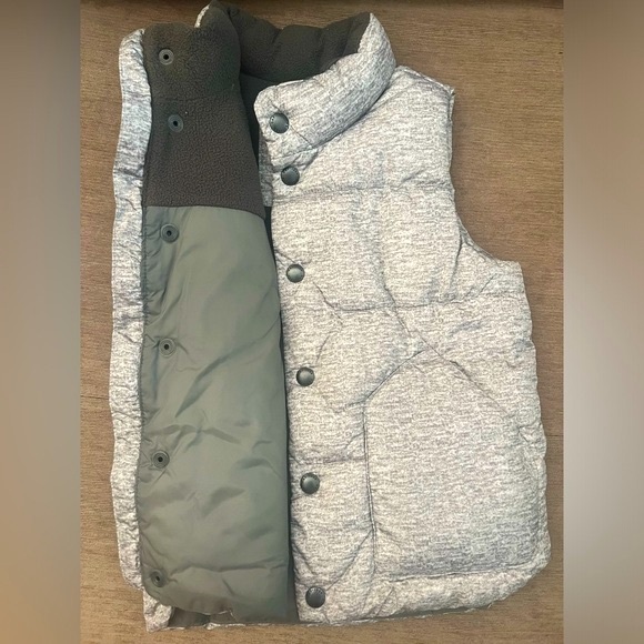 Gap Puffer Vest (Boys) - Picture 4 of 7